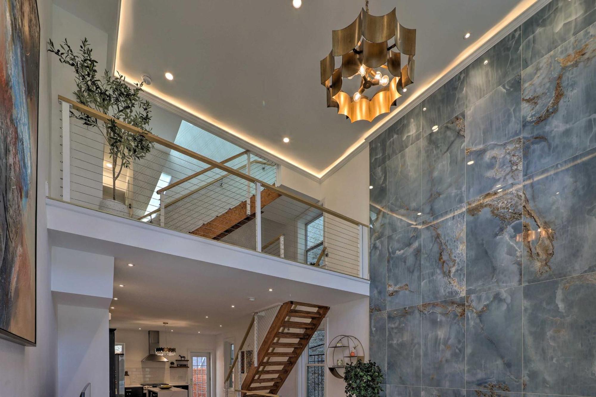 Live Loftily At Holiday home