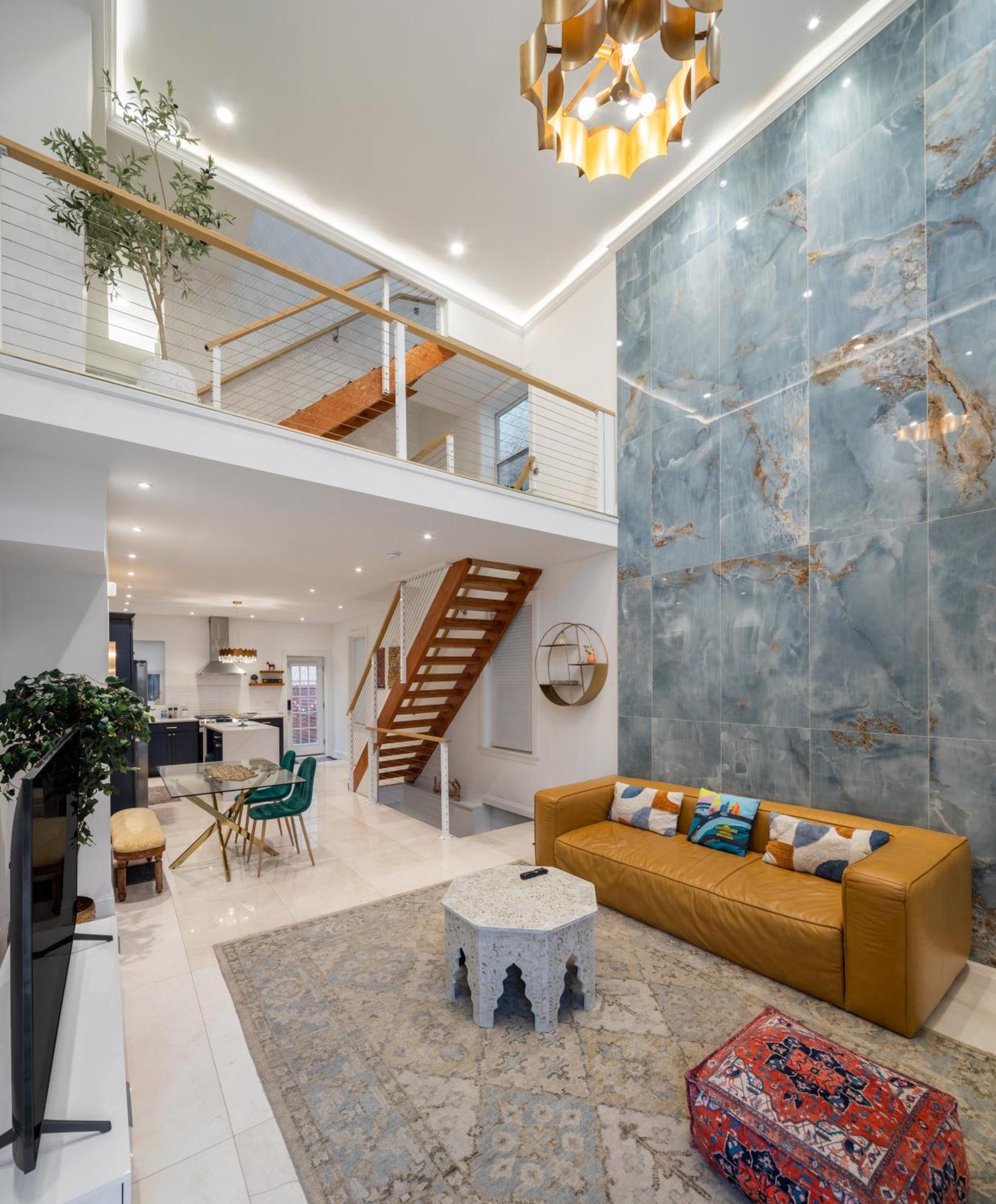 Live Loftily At Holiday home